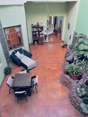 Elegante Casa de 4 dormitorios en el centro historico con hermosos muebles y free parking